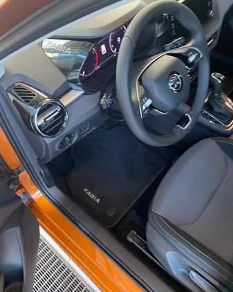 Skoda Fabia cena 106900 przebieg: 5, rok produkcji 2024 z Łabiszyn małe 301